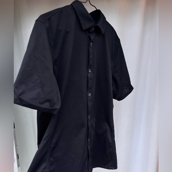 Kit and Ace Short Sleeve Button-down - Picture 2 of 12